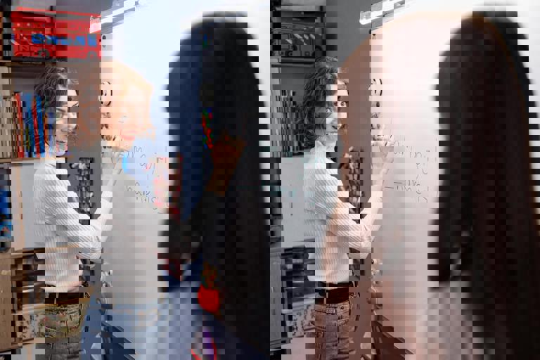 Quebecois Language School Sees Enrollment Surge Among Young Adults